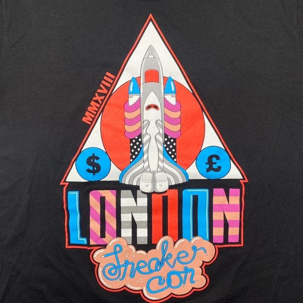 London Sneaker‎ Con shirt